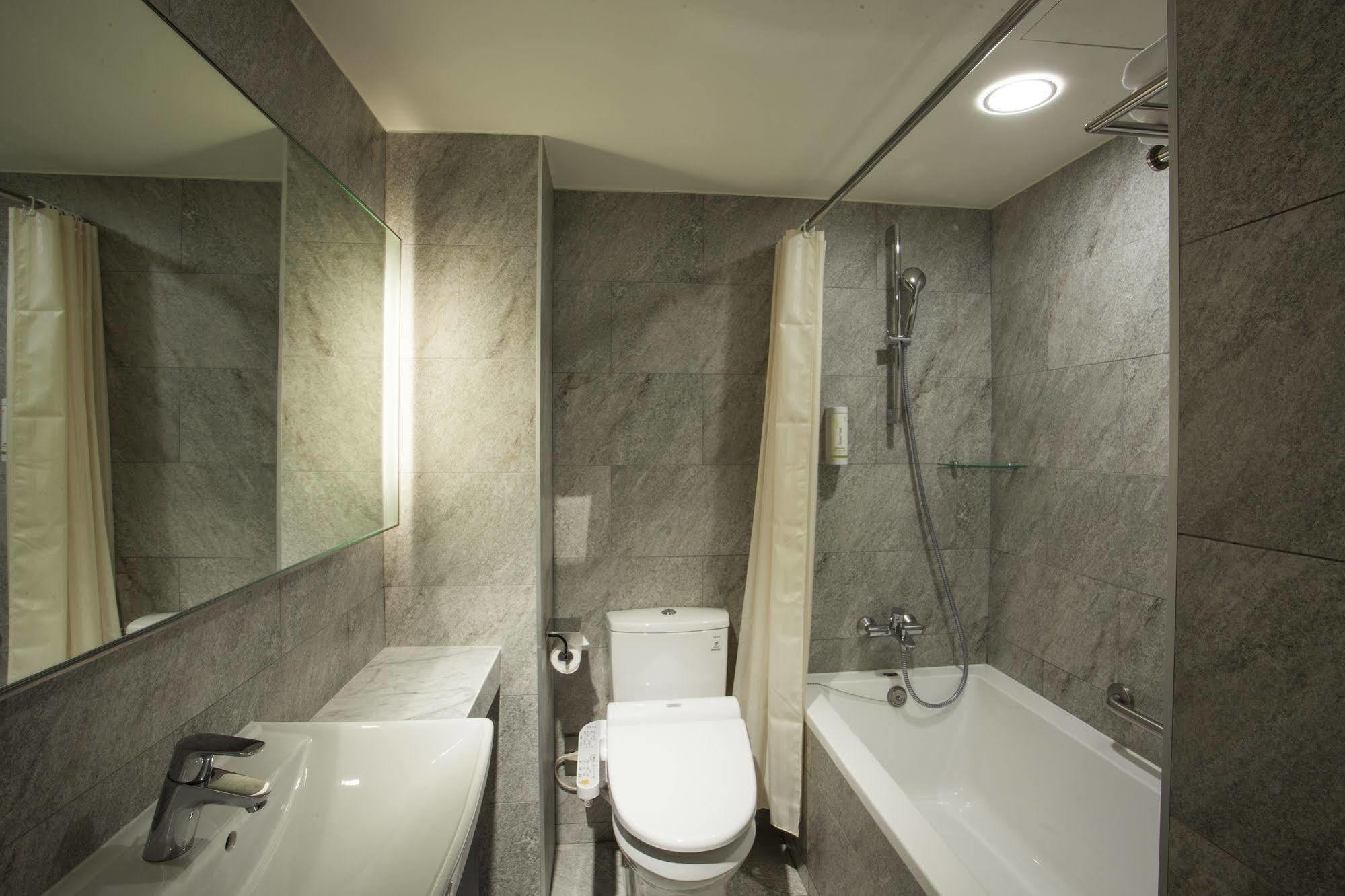 Citizen Hotel Taipei Exterior photo